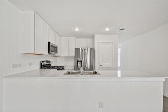 2413 Legends Crk in Canyon Lake, TX - Building Photo - Building Photo