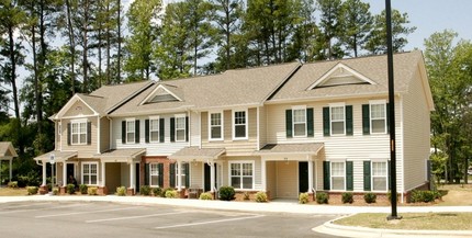 Autumn Trace Apartments in Raleigh, NC - Foto de edificio - Building Photo