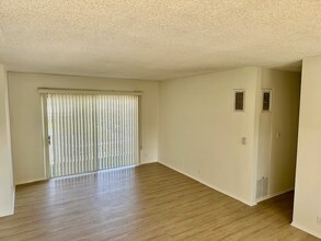 4350 Troost Ave in Studio City, CA - Building Photo - Building Photo