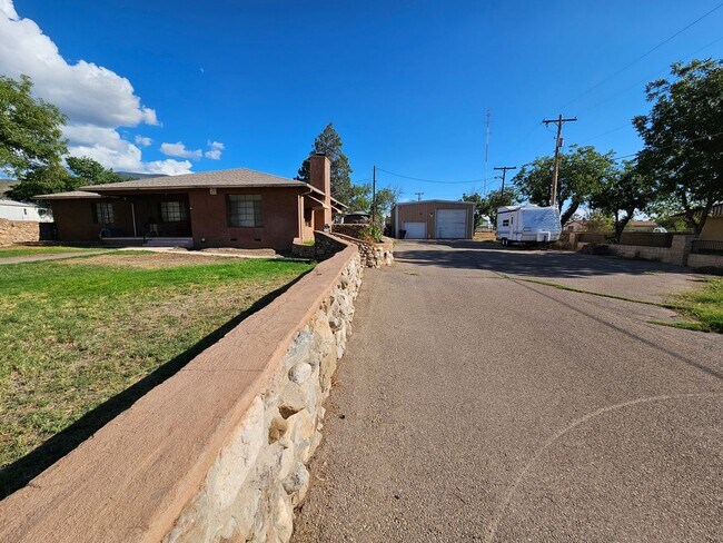 2508 Ocotillo Dr in Alamogordo, NM - Building Photo - Building Photo