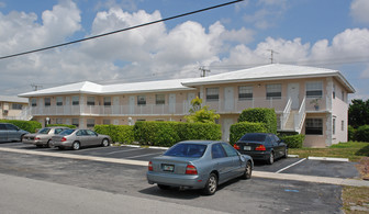 275 SW 15th St in Pompano Beach, FL - Building Photo - Building Photo