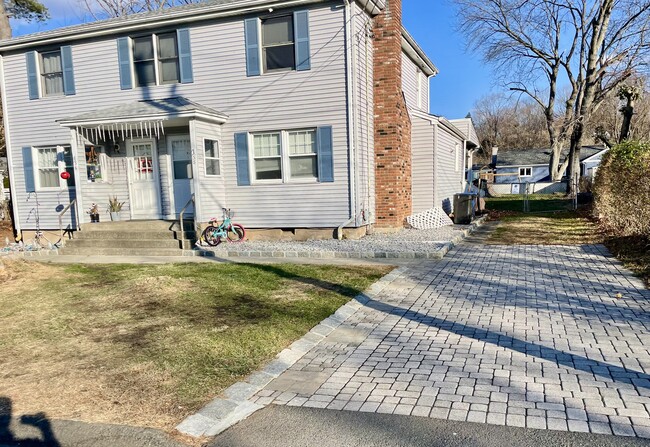 38 McLaughlin Terrace in Derby, CT - Building Photo - Building Photo