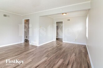 1776 Victoria Ave in Memphis, TN - Building Photo - Building Photo