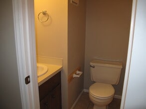 545 12th Ave NE, Unit #K in Hickory, NC - Building Photo - Building Photo