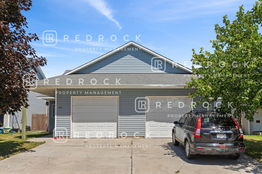 12304 W 9th Ave in Airway Heights, WA - Building Photo