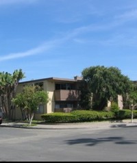 Domingo Villas in Newport Beach, CA - Foto de edificio - Building Photo