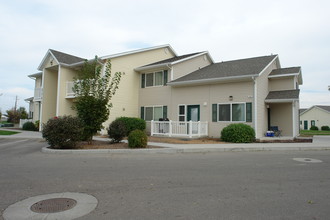 Courtyards At Ridgecrest Apartments in Nampa, ID - Building Photo - Building Photo