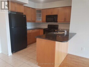 60 Mendelssohn St in Toronto, ON - Building Photo - Building Photo