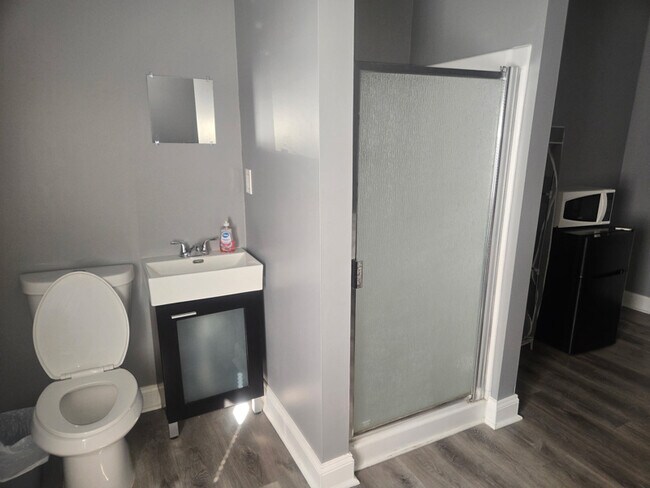 313 Old Reading Pike in Stowe, PA - Foto de edificio - Building Photo