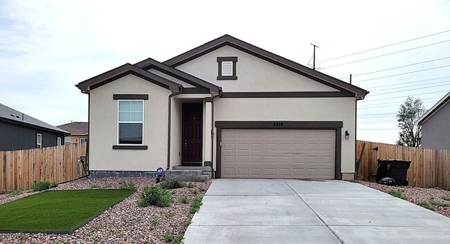 4510 Meadowlark Ln