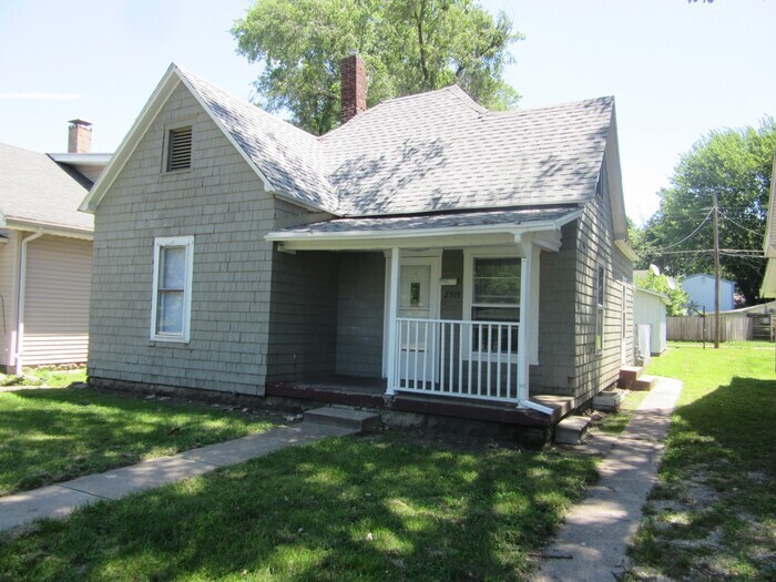 2515 N 13 1/2 St in Terre Haute, IN - Building Photo