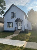 1320 Sanford St in Muskegon, MI - Building Photo