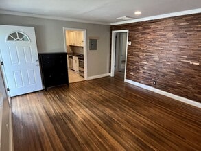 421 W Kingston Ave in Charlotte, NC - Building Photo - Building Photo