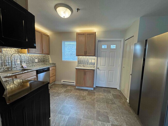 3 Cook St in Douglas, MA - Building Photo - Building Photo