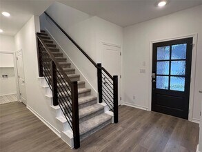 497 Papaya Dr in Buda, TX - Foto de edificio - Building Photo