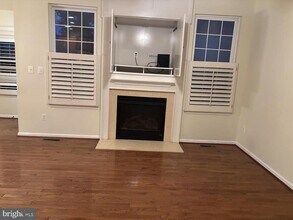 43725 Banshee Heights Terrace in Ashburn, VA - Building Photo - Building Photo