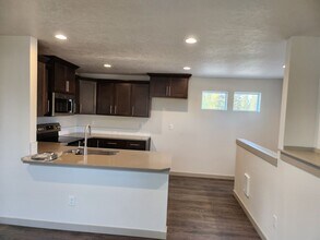 16474 Carter Ct in La Pine, OR - Building Photo - Building Photo