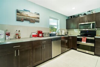 216 SW 6th St in Hallandale Beach, FL - Building Photo - Building Photo