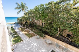 1021 Hillsboro Mile in Hillsboro Beach, FL - Building Photo - Building Photo