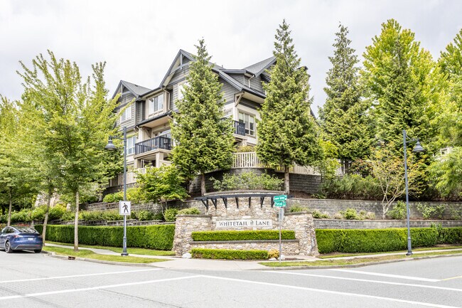 3065 Dayanee Springs Blvd in Coquitlam, BC - Building Photo - Building Photo