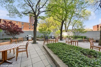 3600 N Lake Shore Dr, Unit 1223 in Chicago, IL - Building Photo - Building Photo