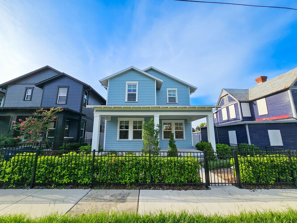 408 E Oak Ave in Tampa, FL - Building Photo