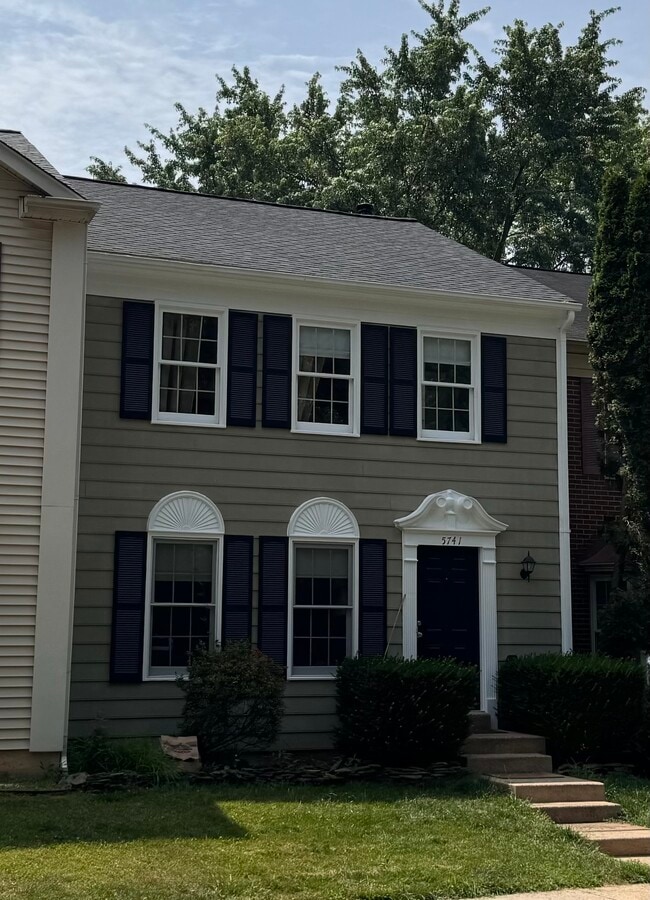 property at 5741 Oakshore Ct