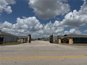 1517 Las Villas Blvd in Sebring, FL - Foto de edificio - Building Photo