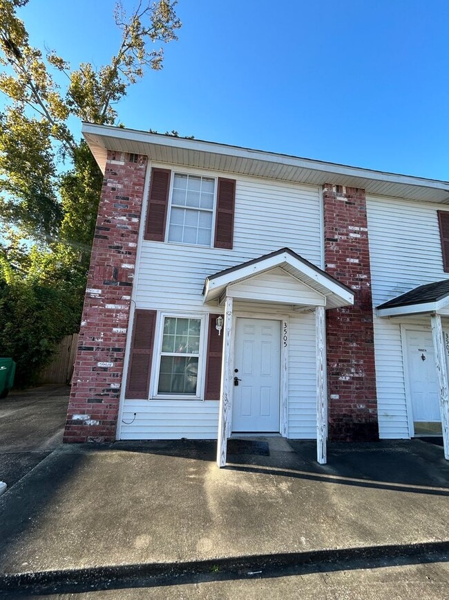 property at 3505 Maplewood Dr