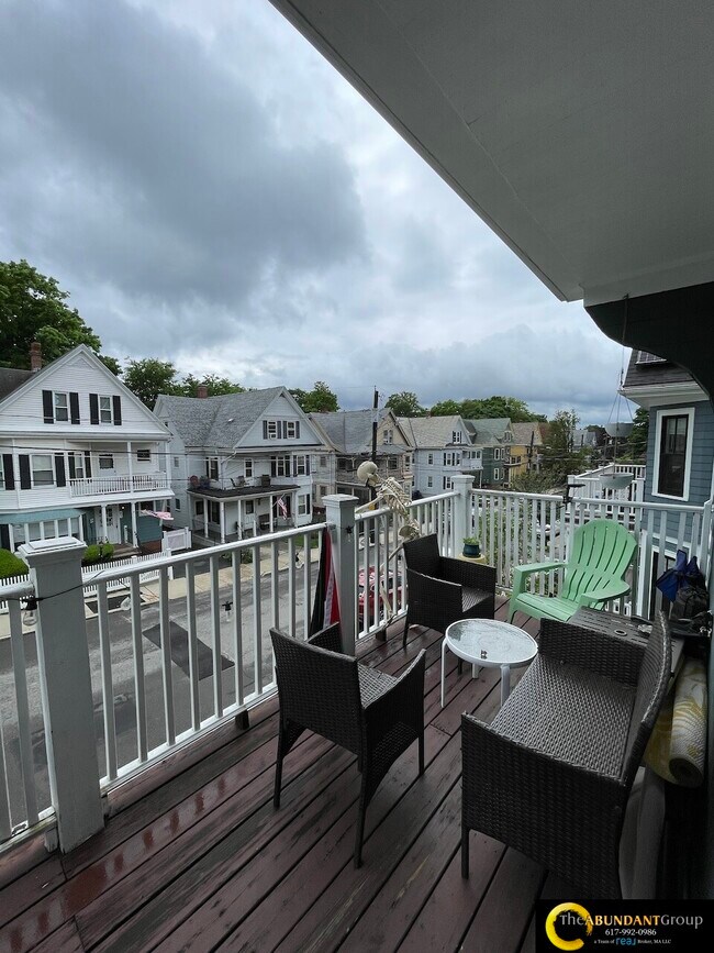 66 Hall Ave, Unit 2 in Somerville, MA - Building Photo - Building Photo