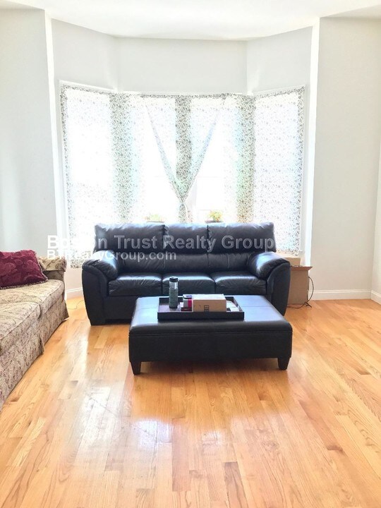 50 Dudley St-Unit -1 in Boston, MA - Building Photo