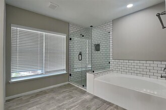 5 Regency Ct in Conroe, TX - Building Photo - Building Photo