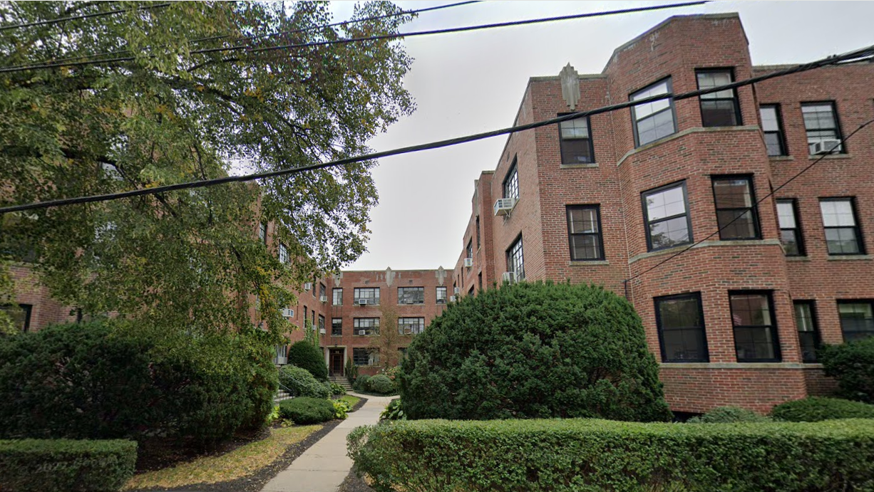 101 Longwood Ave, Unit 5 in Brookline, MA - Building Photo