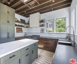 2310 Vasanta Way in Los Angeles, CA - Building Photo - Building Photo