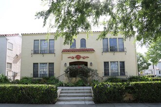 156 S Crescent Dr in Beverly Hills, CA - Building Photo - Building Photo