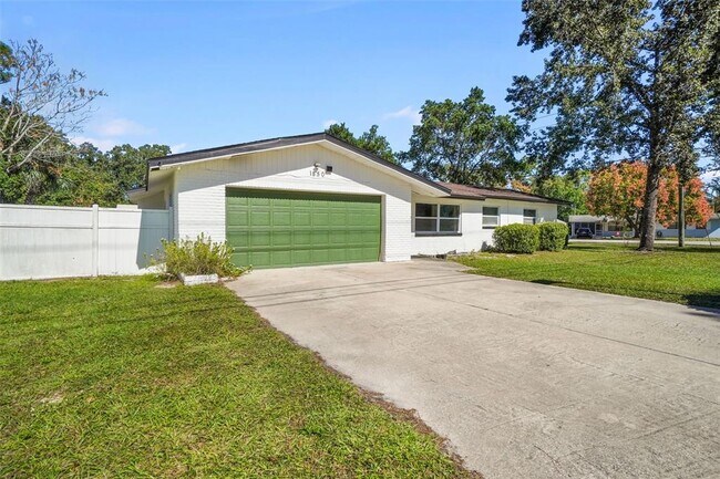 1850 W Lake Brantley Rd in Longwood, FL - Building Photo - Building Photo
