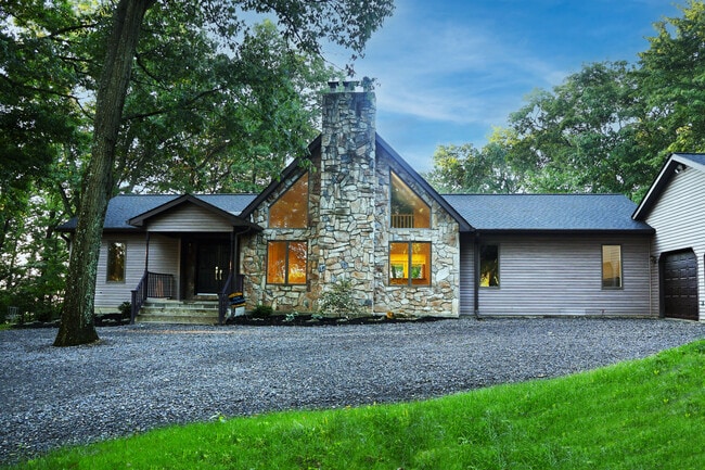 314 Bear Hollow Rd in Elysburg, PA - Foto de edificio - Building Photo