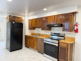 28 N 5th St in Columbia, PA - Building Photo