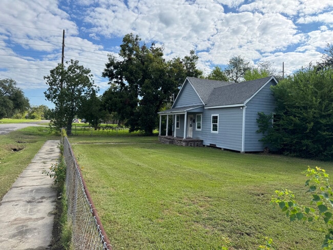 property at 120 W 18th St