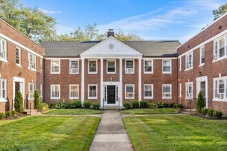 Mapleview Apartments in Merchantville, NJ - Foto de edificio - Building Photo