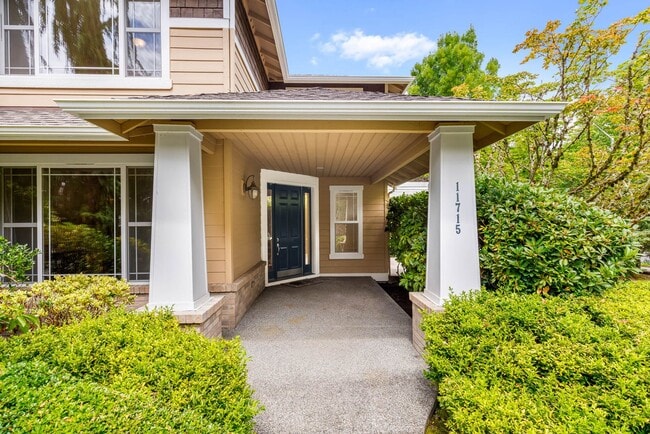 11715 167th Pl NE in Redmond, WA - Foto de edificio - Building Photo