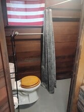 807 E 14 Mile Rd in Clawson, MI - Foto de edificio - Building Photo