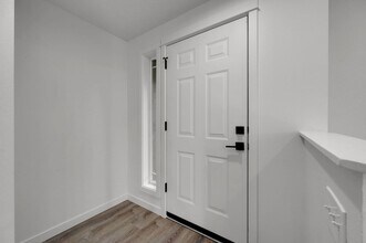2170 Crescent Ave in Eugene, OR - Building Photo - Building Photo