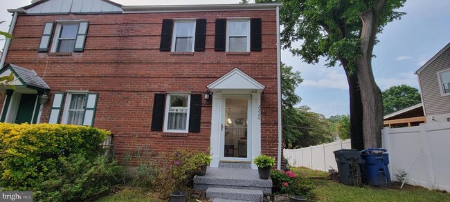 2226 Farrington Ave in Alexandria, VA - Foto de edificio - Building Photo