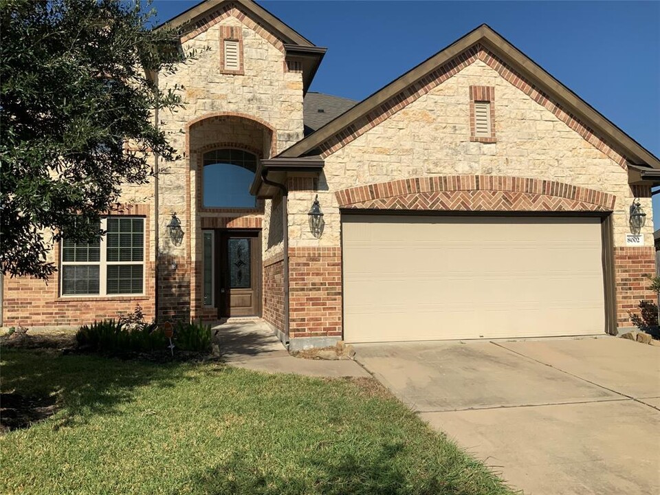 8002 Bueller Pass Ln in Richmond, TX - Building Photo