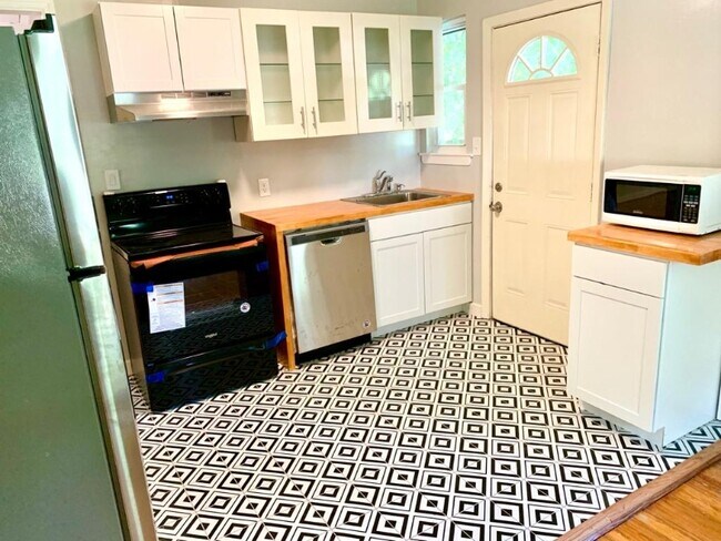 4805 Reynolds St in Savannah, GA - Building Photo - Building Photo