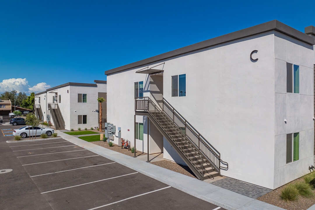 The Flats at 45th Ave in Glendale, AZ - Foto de edificio