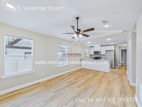 2204 S Valentine St in Little Rock, AR - Building Photo - Building Photo