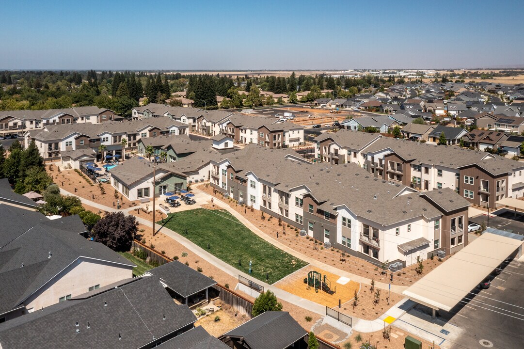 EATON RANCH APARTMENTS in Chico, CA - Building Photo