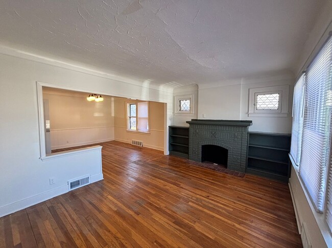 5783 Yorkshire Rd in Detroit, MI - Building Photo - Building Photo